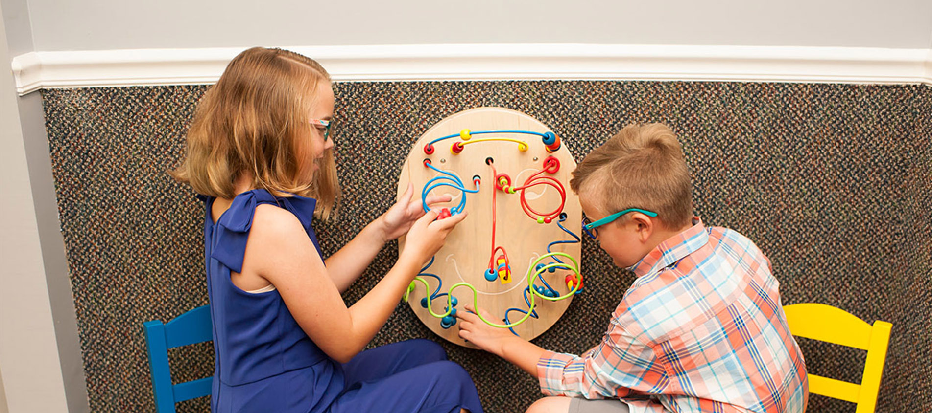 Optometreist Fitting Young Girl With Eyeglasses 0003 3kids In Playroom 2